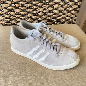 Women’s Adidas gray suede sneaker 7.5